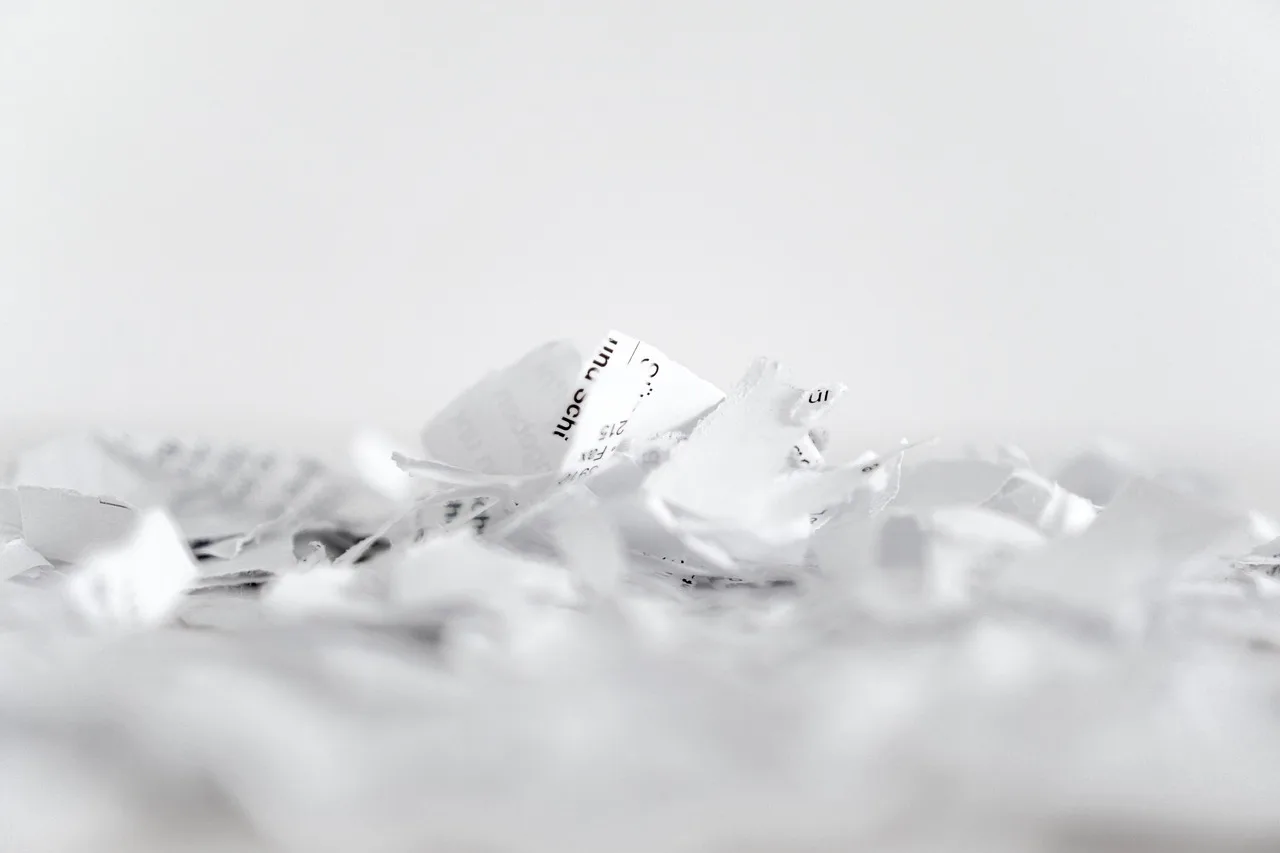 Foto zum Beitrag Geschäftsdrucksachen für kleine Unternehmen: Formate, Materialien, Druckoptionen und Beschaffung