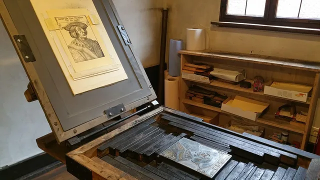 Foto zum Beitrag Kosten von Druckverfahren mit Beispielrechnungen für Offset, Digital und Siebdruck