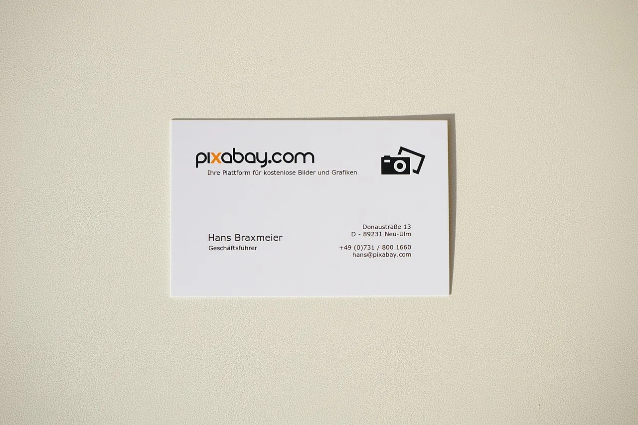 Foto zum Beitrag Onlineprinters Visitenkarten mit partiellem UV-Lack 85x55mm auswählen und Druckdaten vorbereiten
