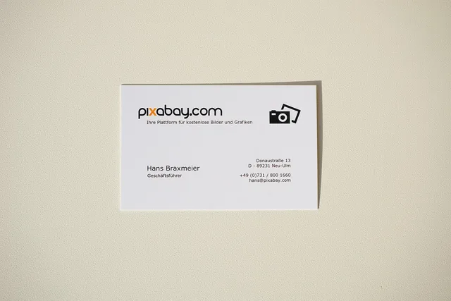 Foto zum Beitrag Onlineprinters Visitenkarten mit partiellem UV-Lack 85x55mm auswählen und Druckdaten vorbereiten