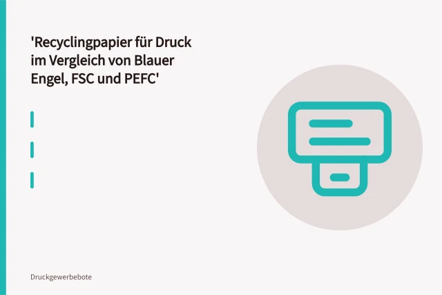 Recyclingpapierbogen läuft durch die Walzen einer Offsetdruckmaschine. Recyclingpapier für Druck im Vergleich von Blauer Engel, FSC und PEFC